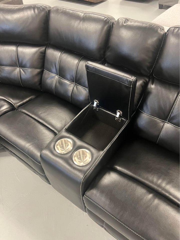 Jacob2 Black - Reclining Sectional **NEW ARRIVAL**