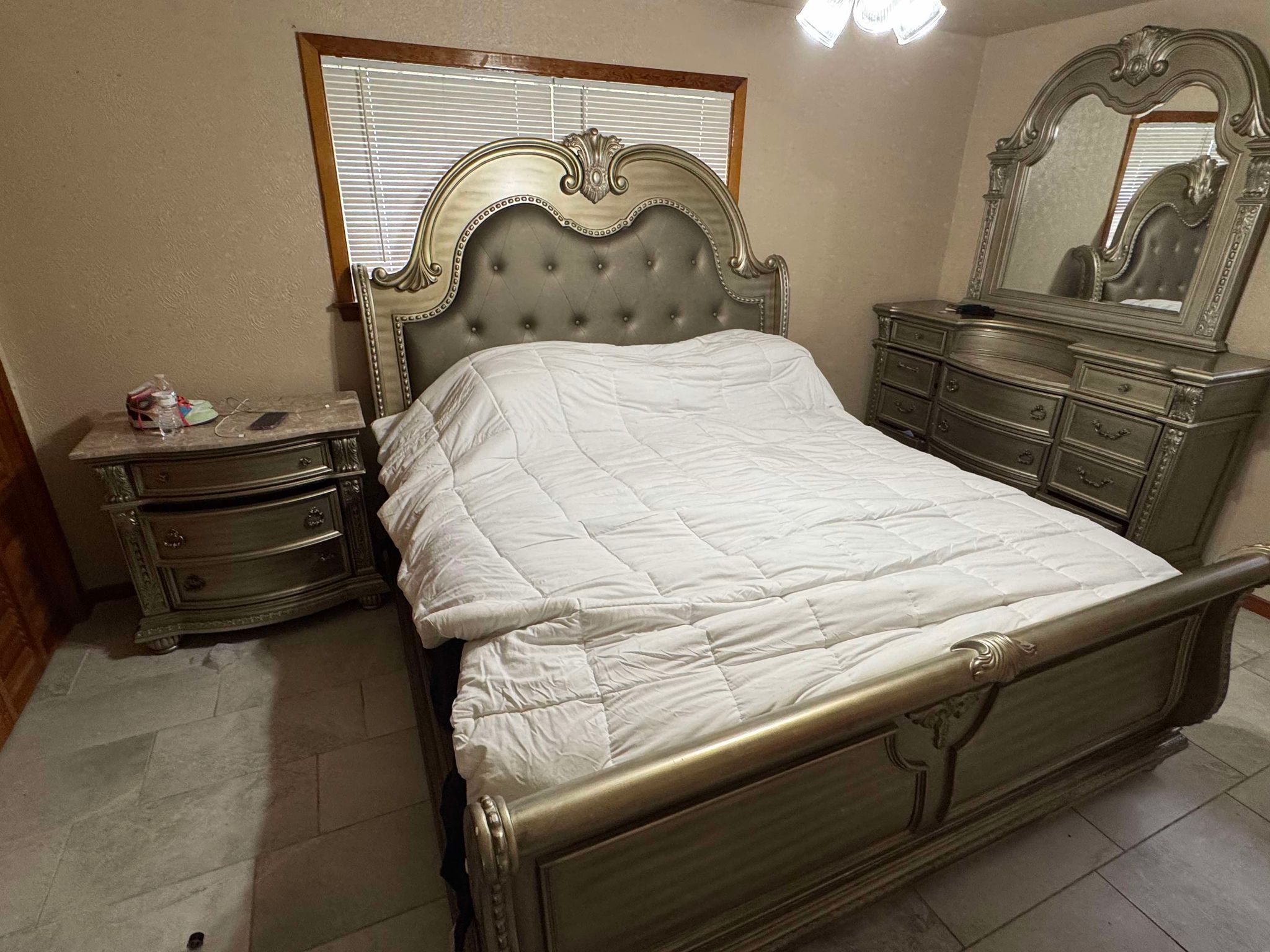 1757SV Bedroom-Cavalier Collection