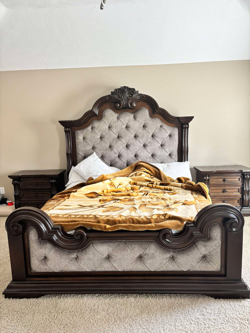 Ashley Maylee B947 - 5pc Bedroom Set - Queen, King **NEW ARRIVAL**