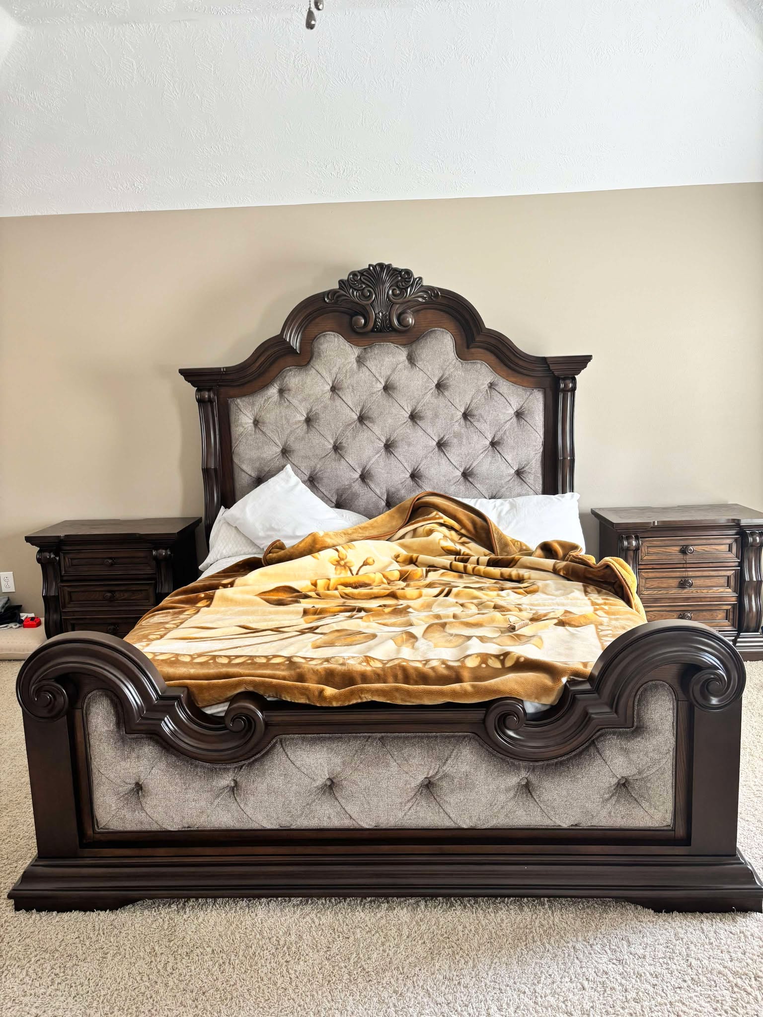 Ashley Maylee B947 - 5pc Bedroom Set - Queen, King **NEW ARRIVAL**