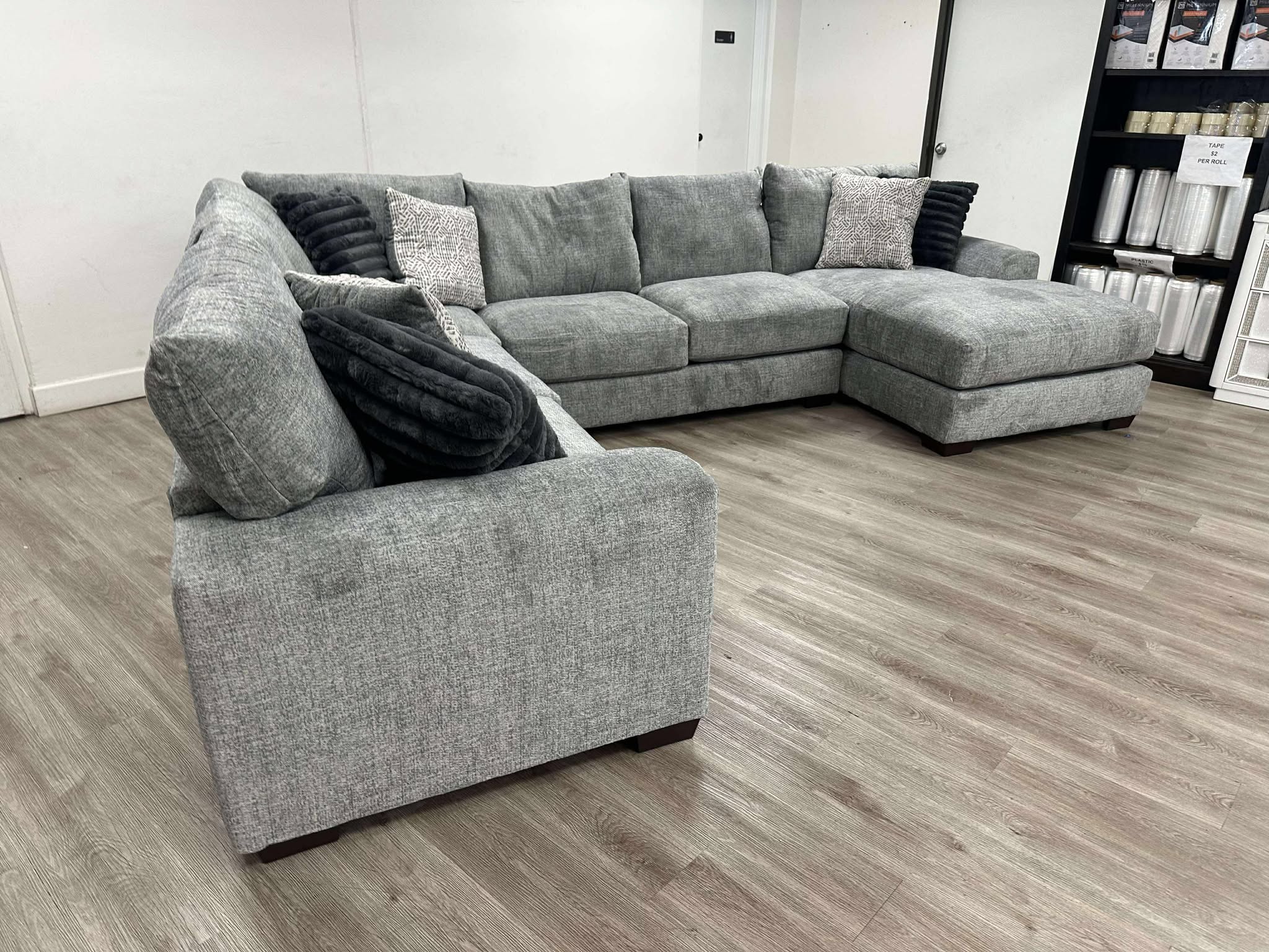 8600 Oversized Sectional (Gray) **NEW ARRVIAL**
