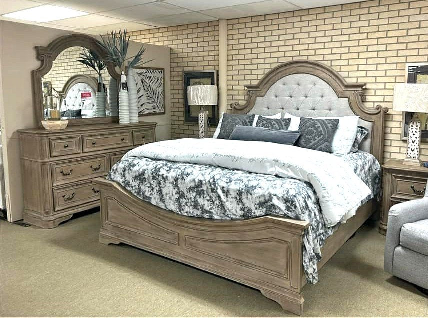 B6030 - 4pc Bedroom Set - Queen, King