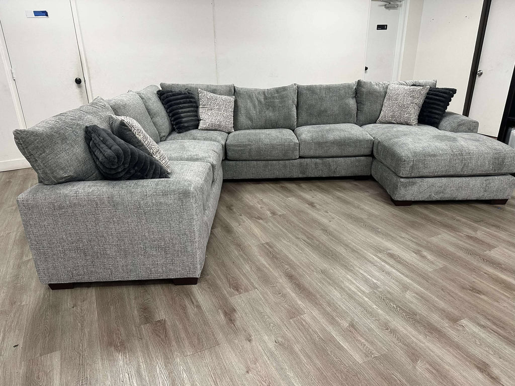 8600 Oversized Sectional (Gray) **NEW ARRVIAL**