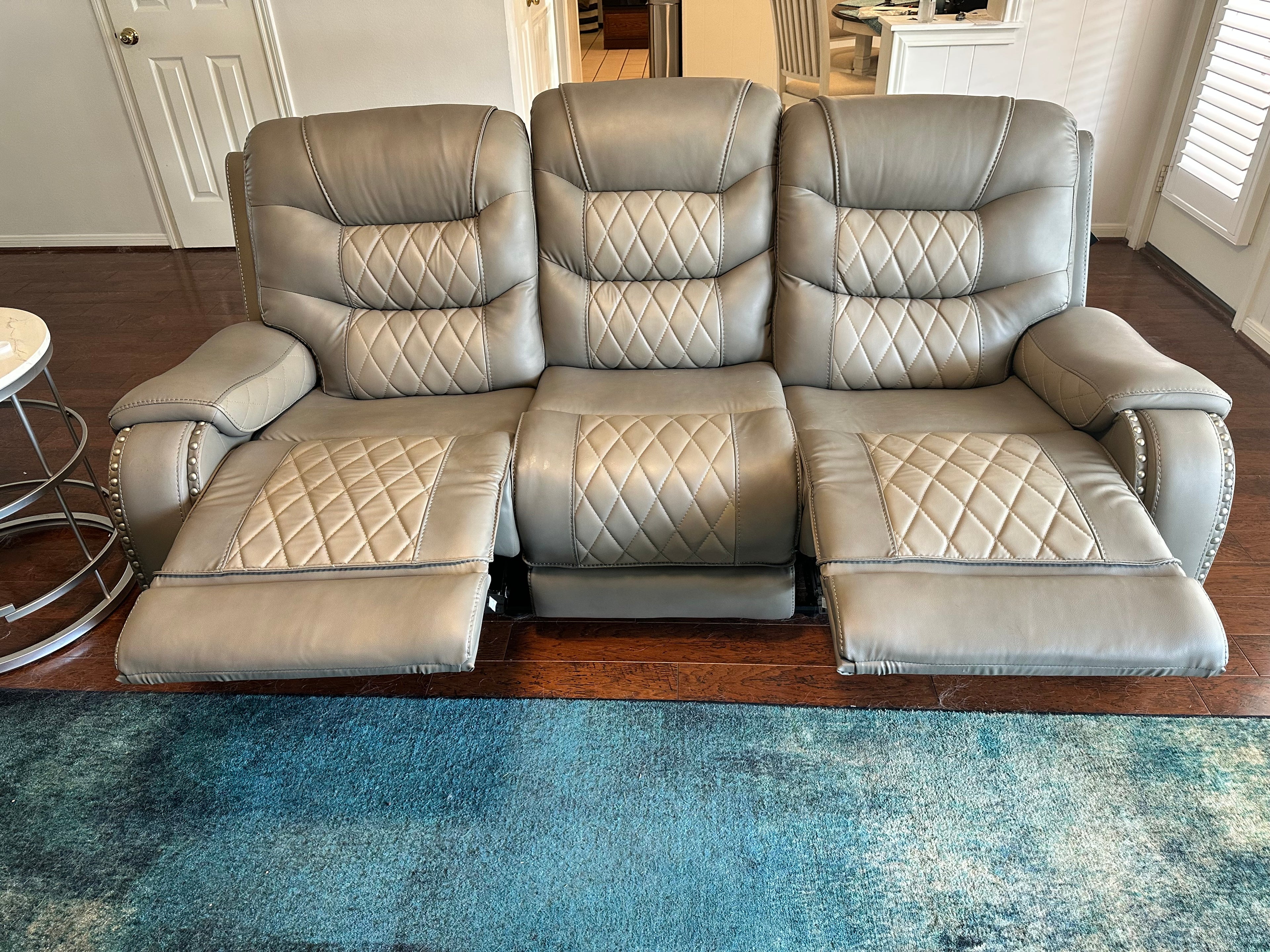 Ashley1004 OVERSIZED 3PC Reclining Set