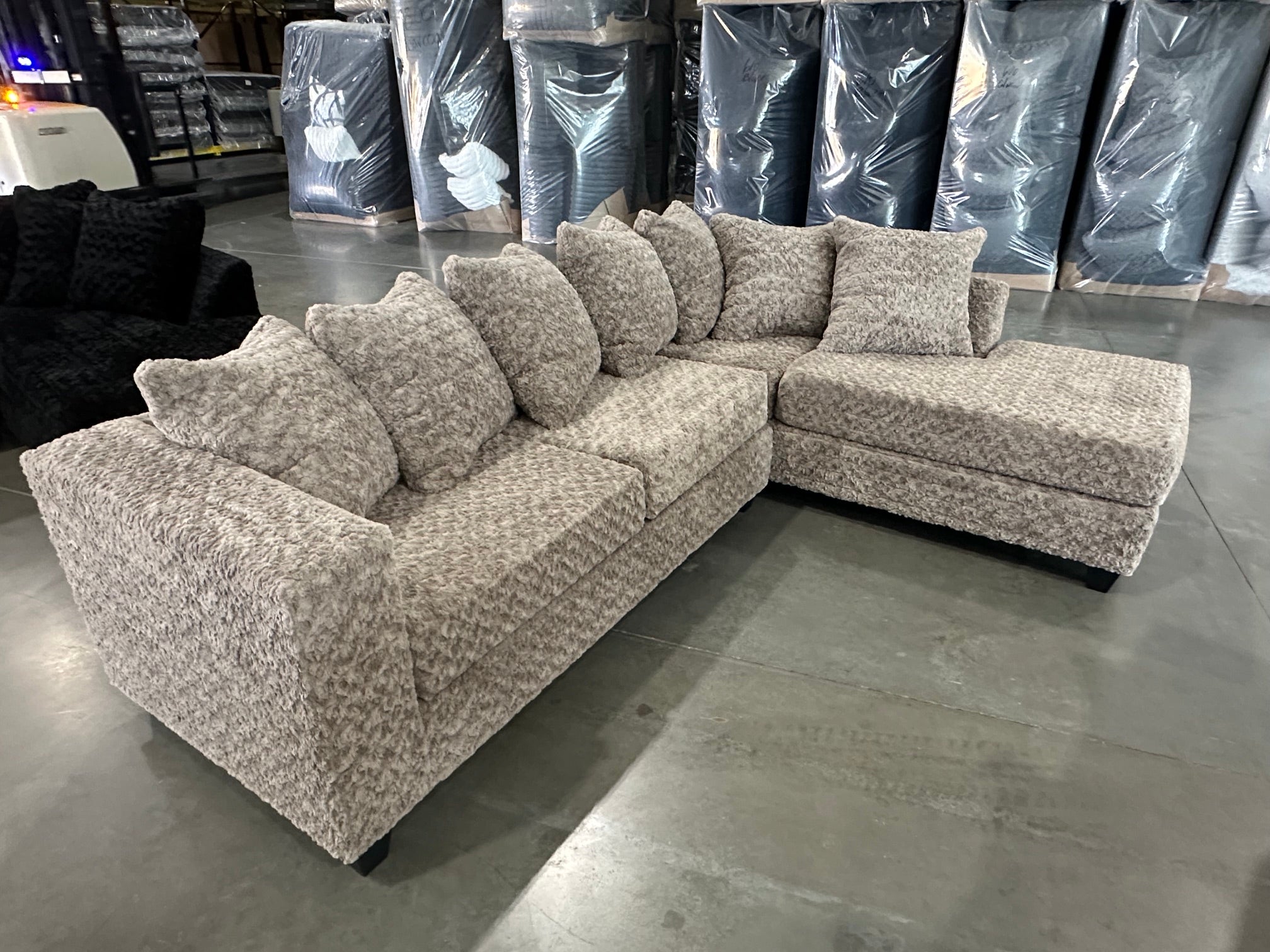 610 Sectional (MOCHA) **NEW ARRIVAL**