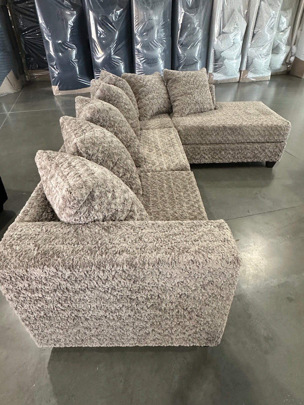 610 Sectional (MOCHA) **NEW ARRIVAL**