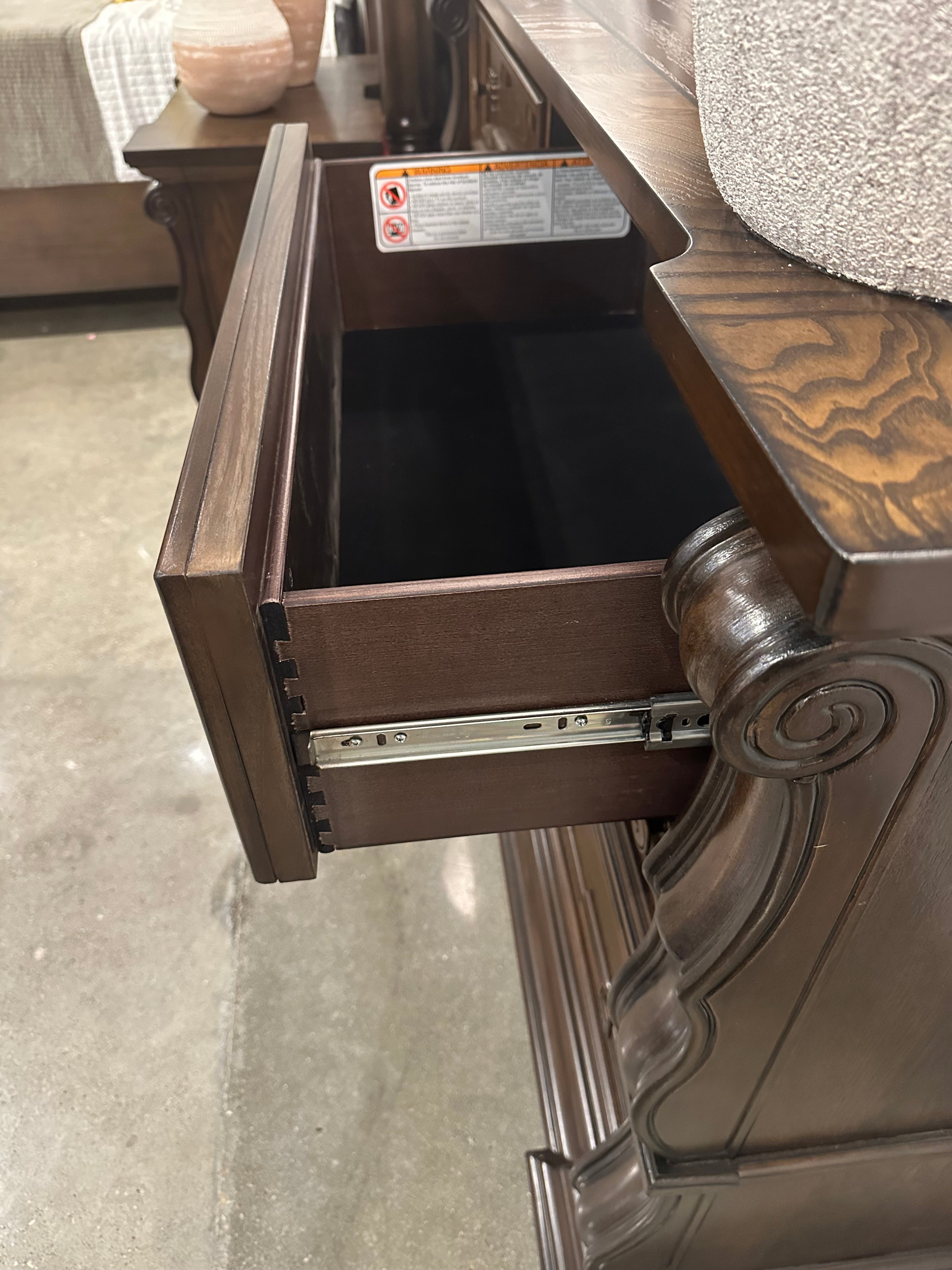 Ashley Maylee B947 - 5pc Bedroom Set - Queen, King **NEW ARRIVAL**