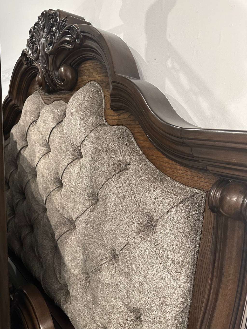 Ashley Maylee B947 - 5pc Bedroom Set - Queen, King **NEW ARRIVAL**