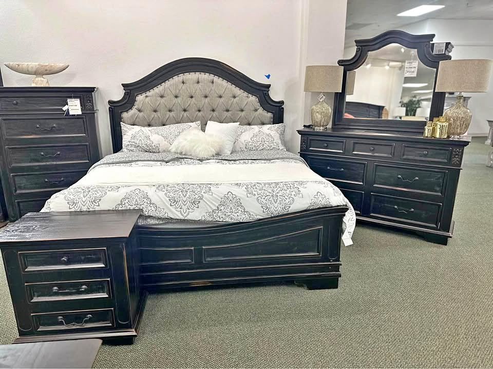 B6020 - 4pc or 5PC Bedroom Set - Queen, King