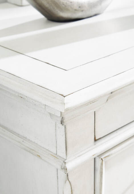 Ashley B777 - Queen & King 5pc Bedroom Set