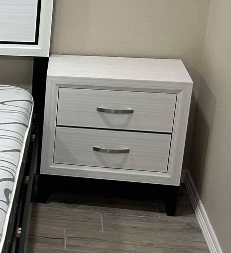 1645WH Bedroom-Davi Collection