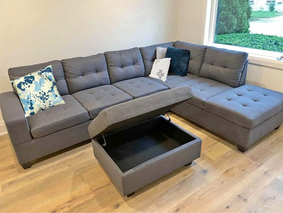 Tufted Grey Sectional w/Reversible Chaise Lounge